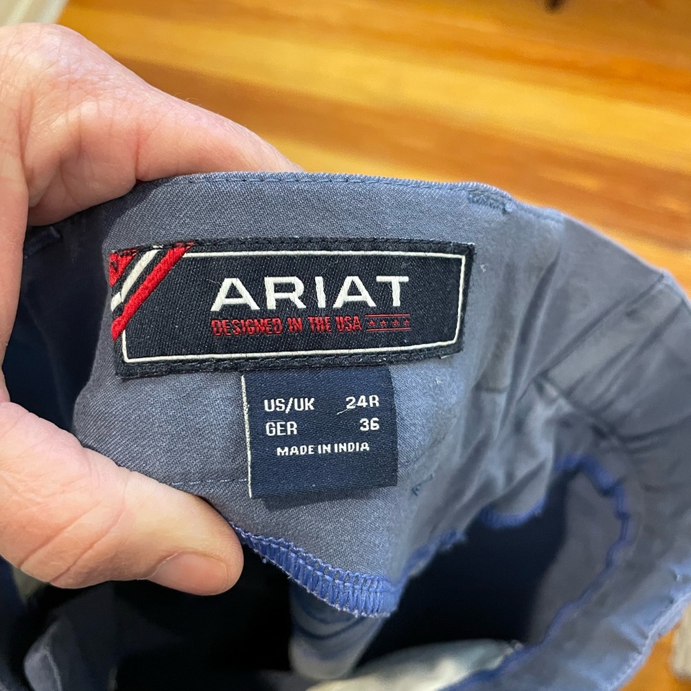 Ariat breeches 24R. Full seat. Breeches have some loose stitching. - Picture 2 of 5